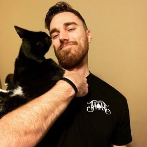 Meet your Posher, Derya